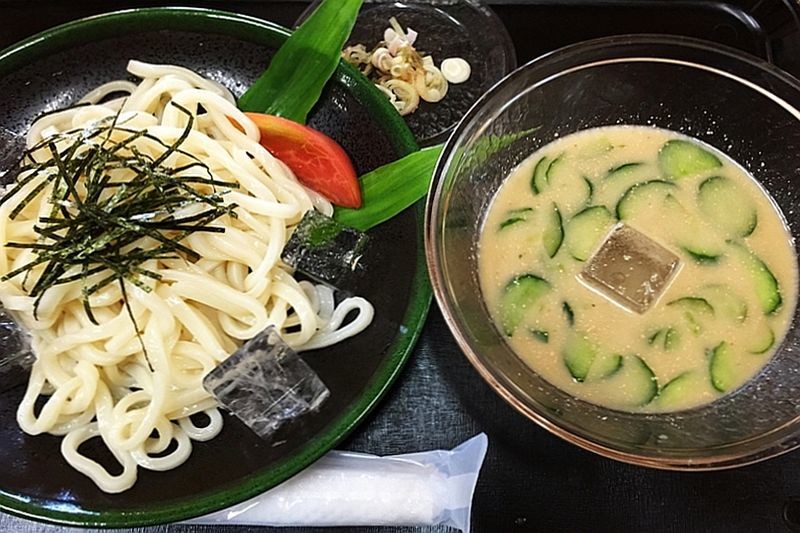 Local Saitama udon noodles and dipping sauce