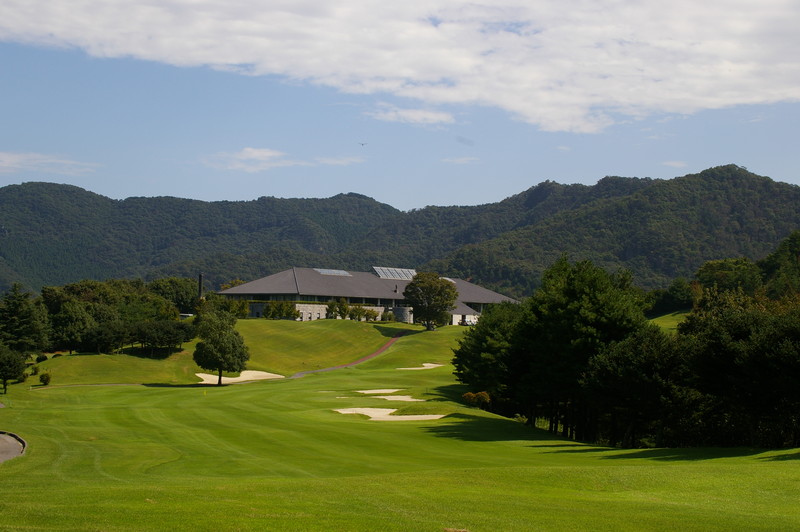 Tsutsujigaoka Country Club - Clubhouse