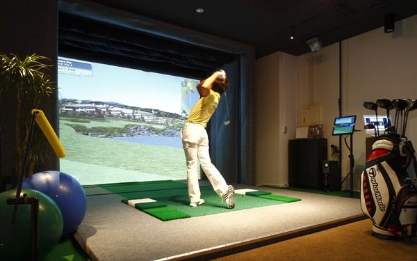 The Full Swing Golf simulator